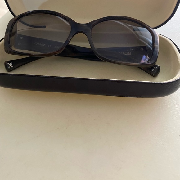 Louis Vuitton sunglasses - Picture 2 of 5